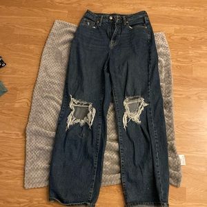 Ripped baggy jeans